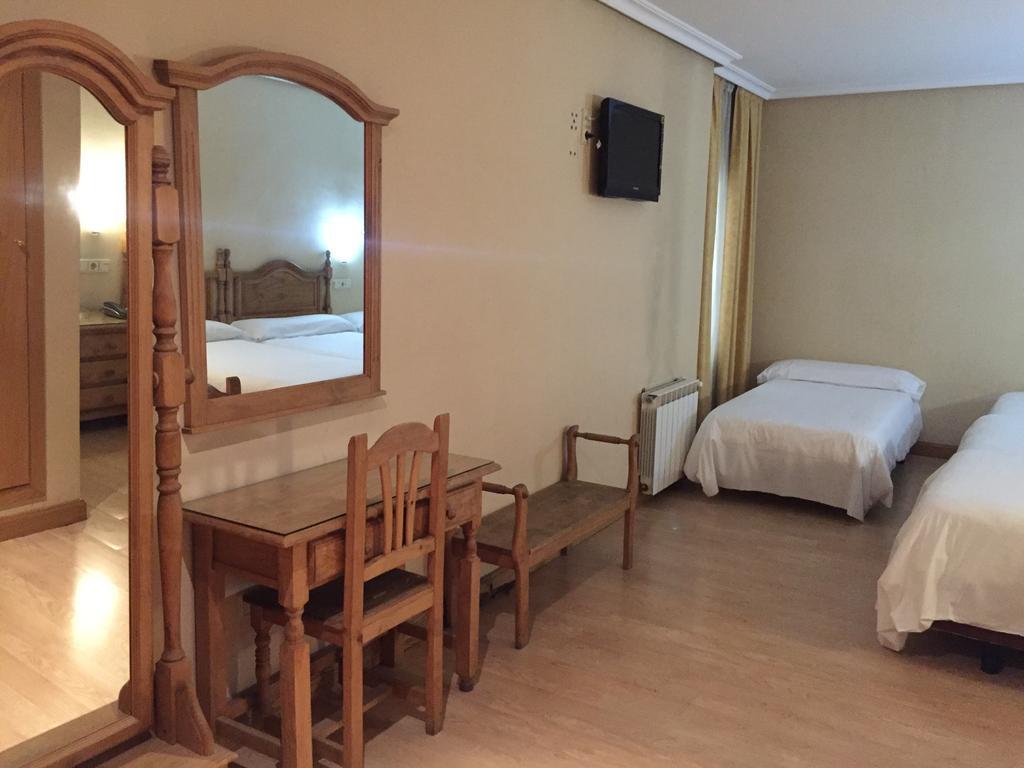 Hotel Madrid Rio Экстерьер фото