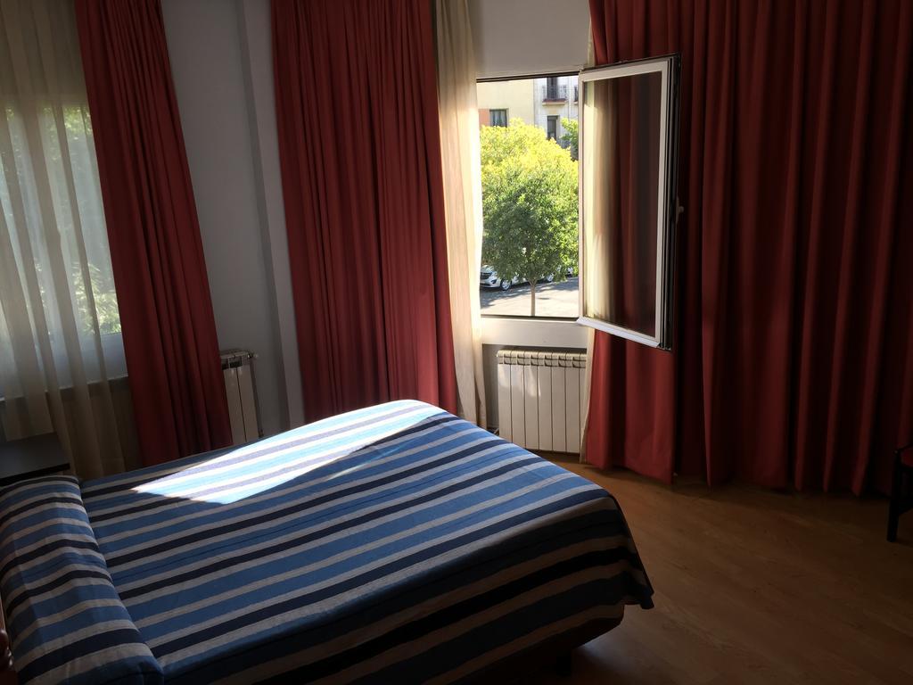 Hotel Madrid Rio Экстерьер фото